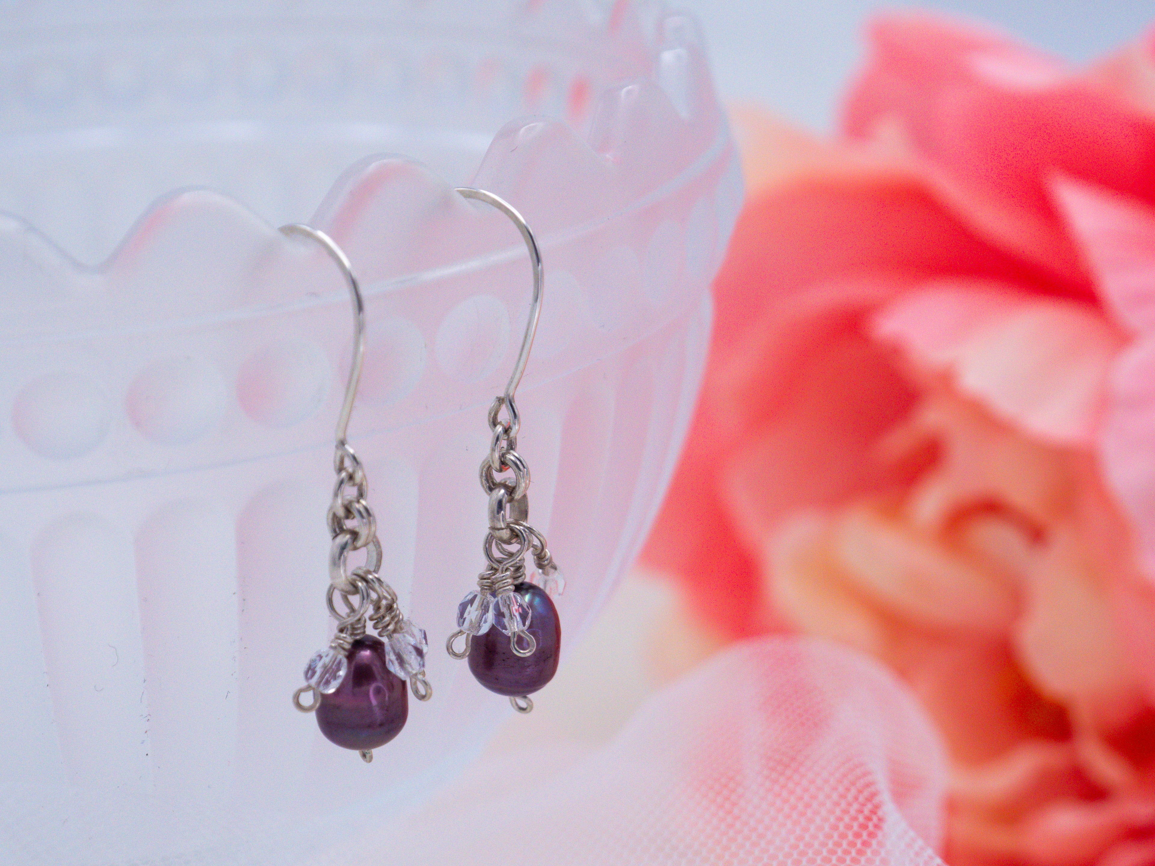 Uneton -helmikorvakorut (31)