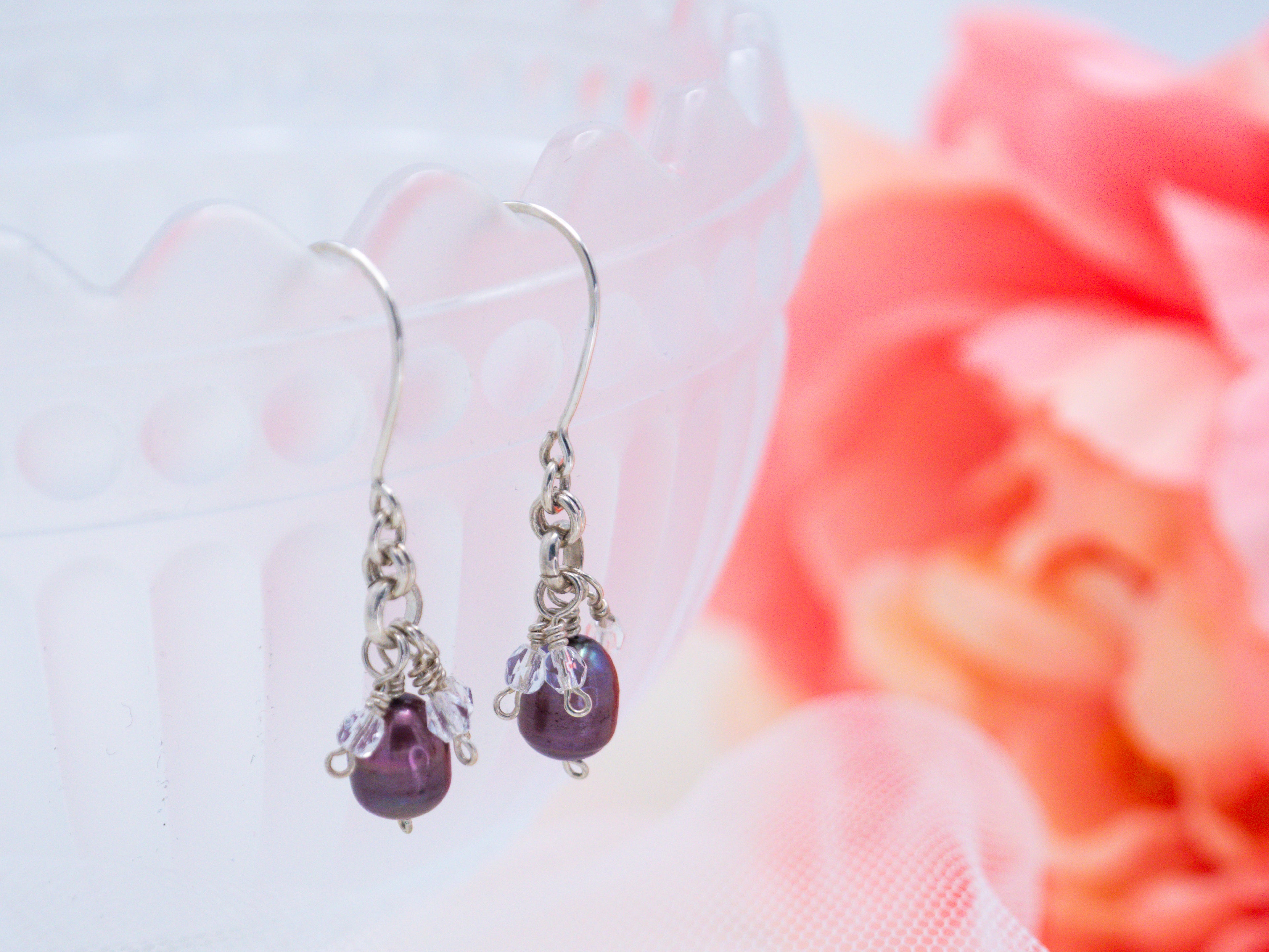 Uneton -helmikorvakorut (31)