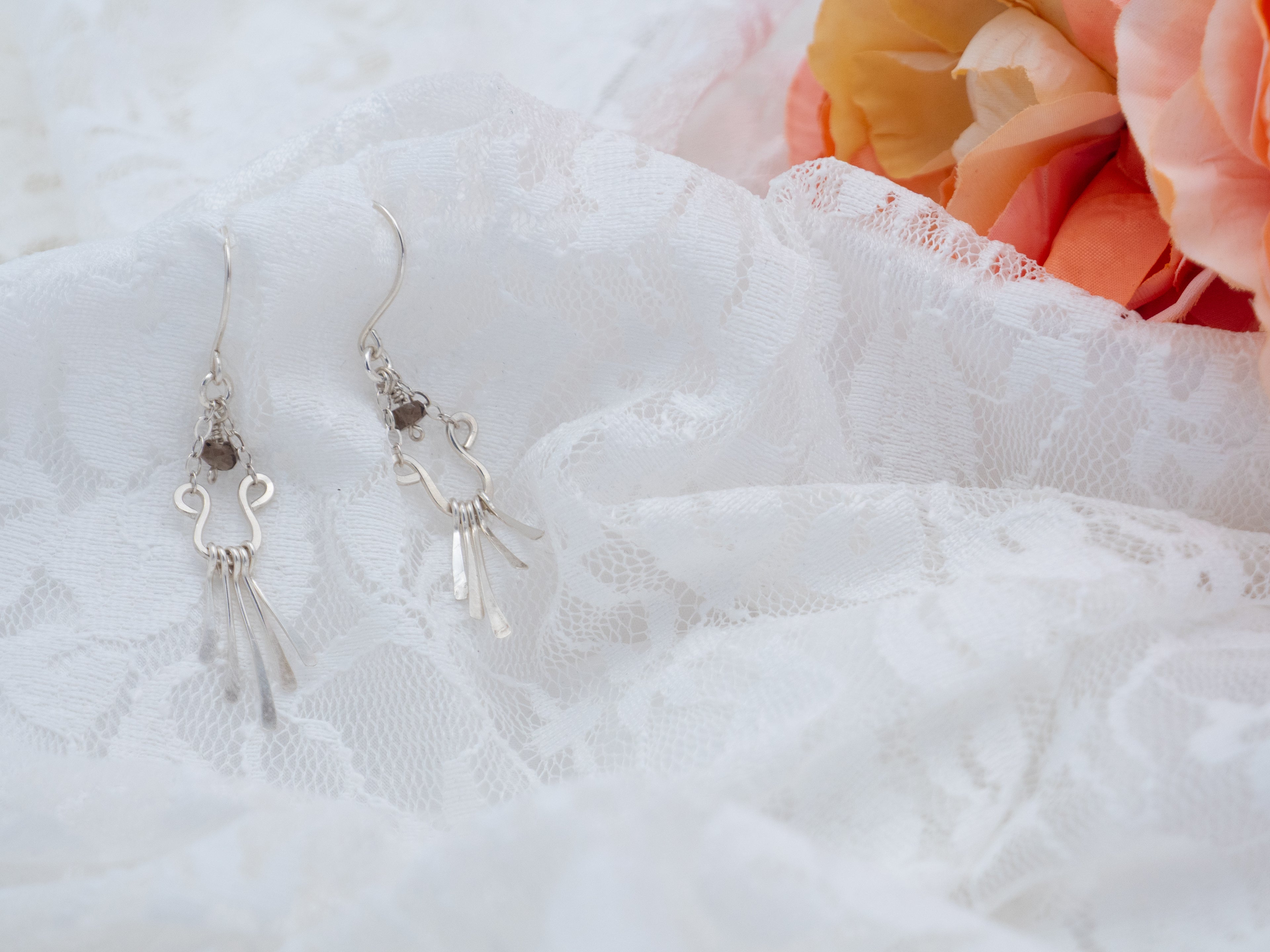 Lilja helmikorvakorut (812)