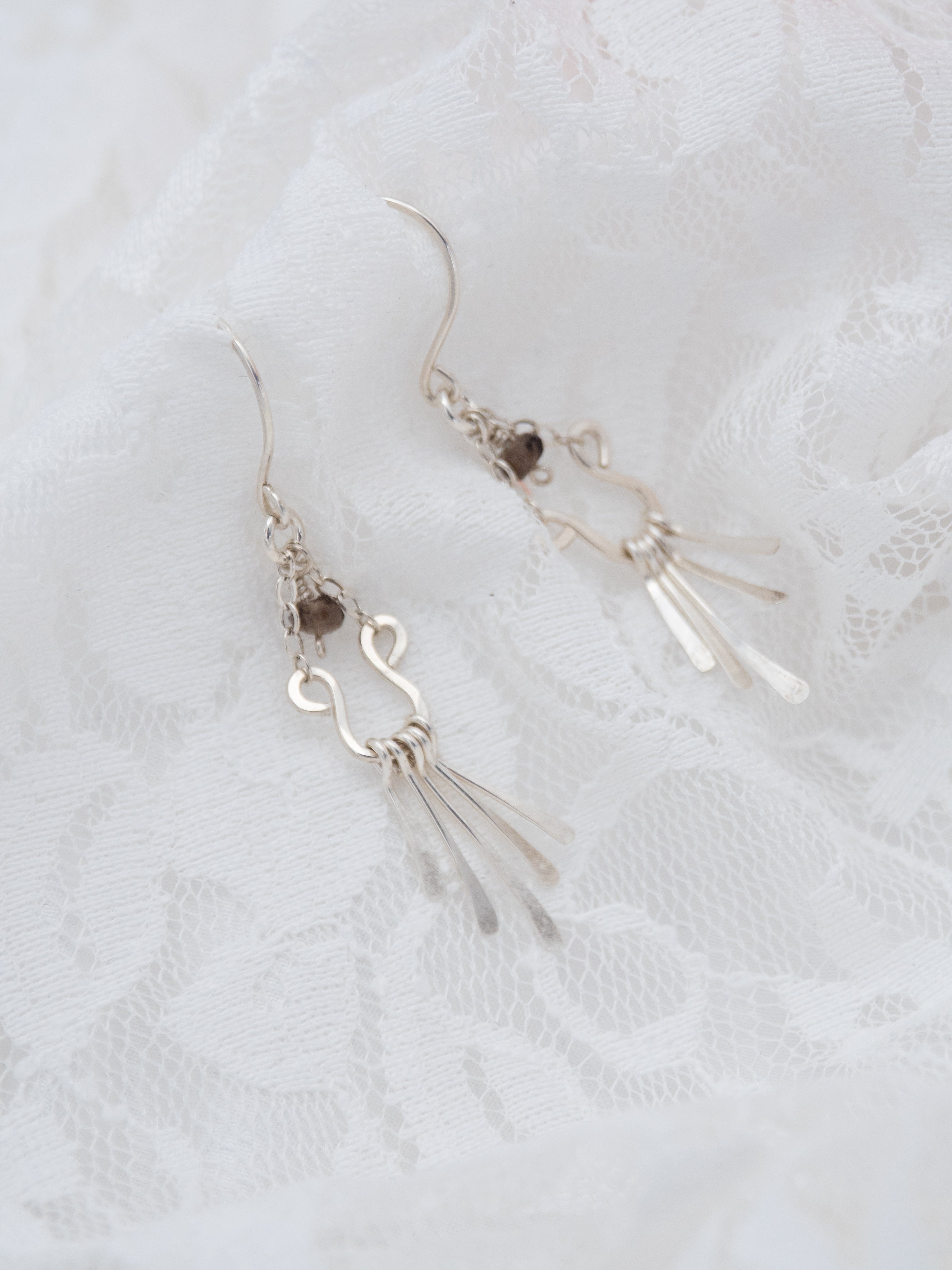 Lilja helmikorvakorut (812)