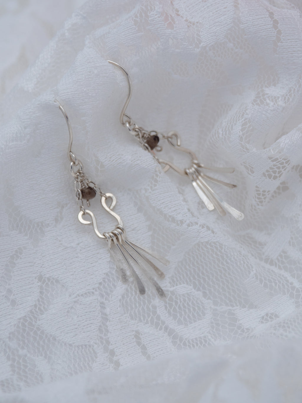 Lilja helmikorvakorut (812)