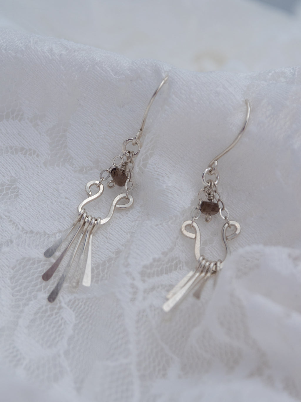 Lilja helmikorvakorut (812)