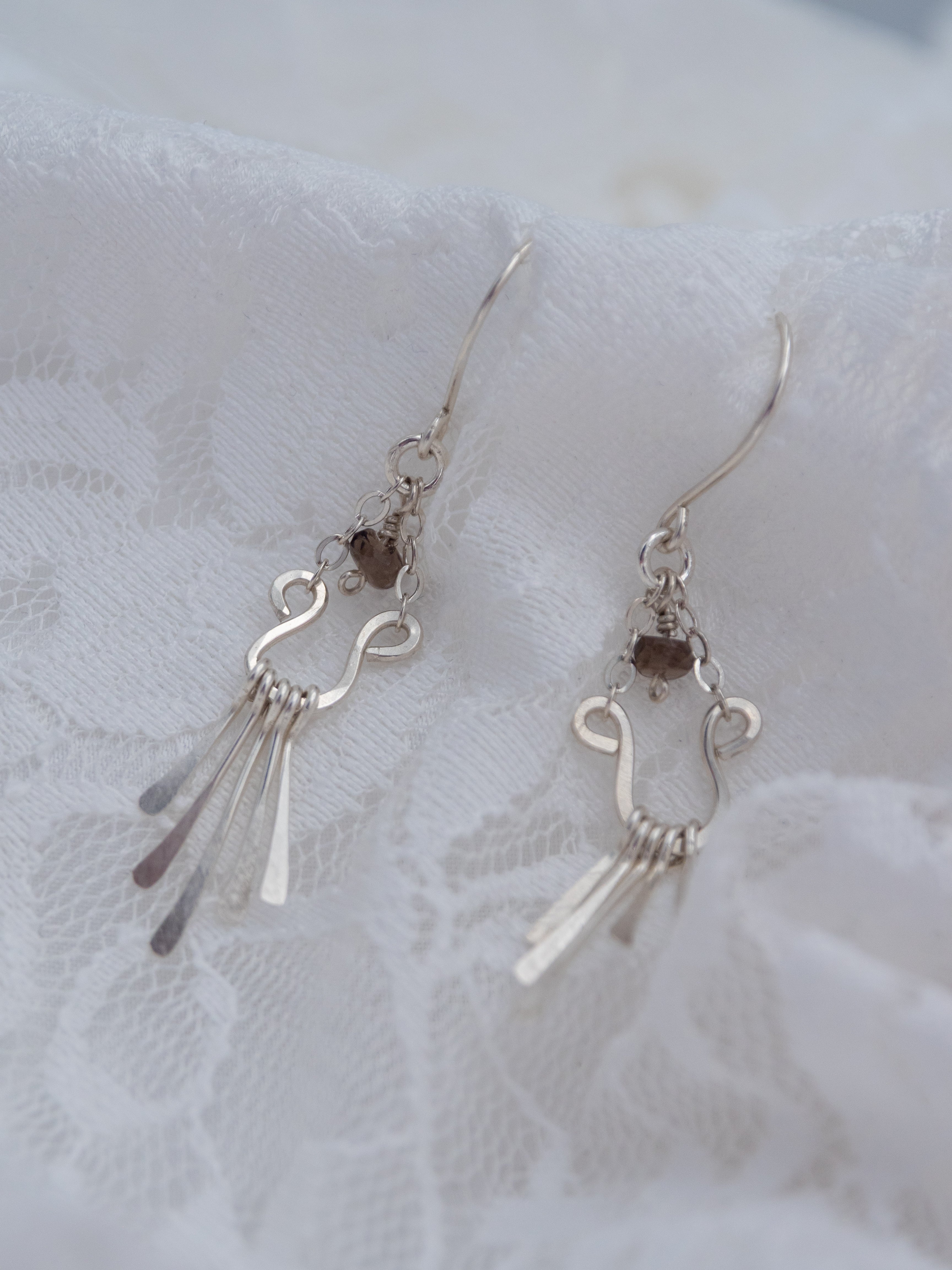 Lilja helmikorvakorut (812)