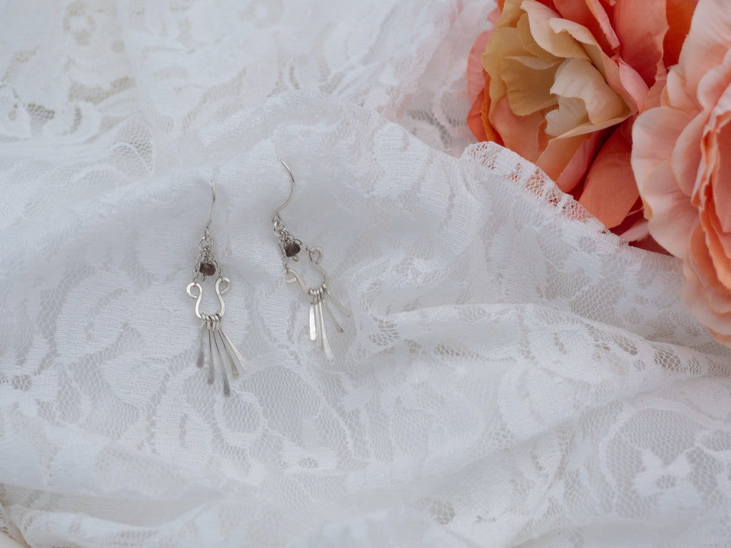 Lilja helmikorvakorut (812)