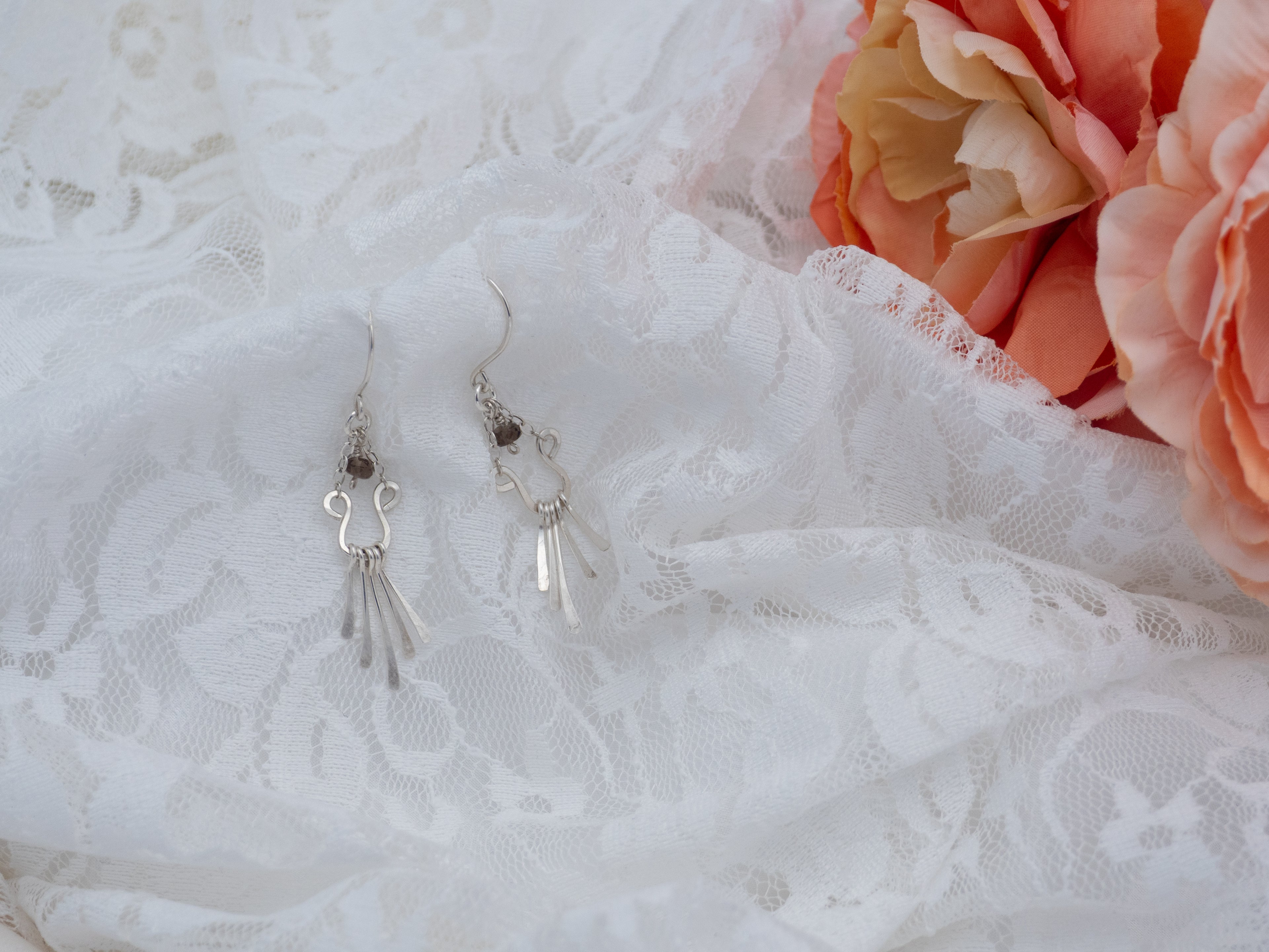 Lilja helmikorvakorut (812)