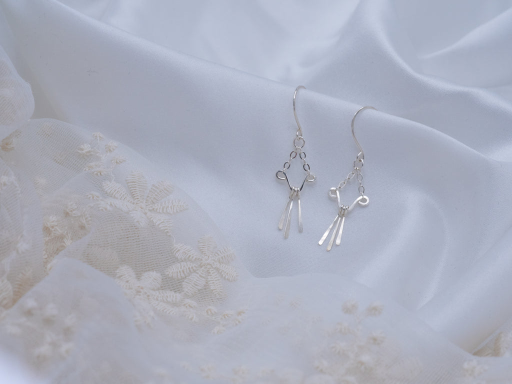 Lilja mini hopeakorvakorut (454)