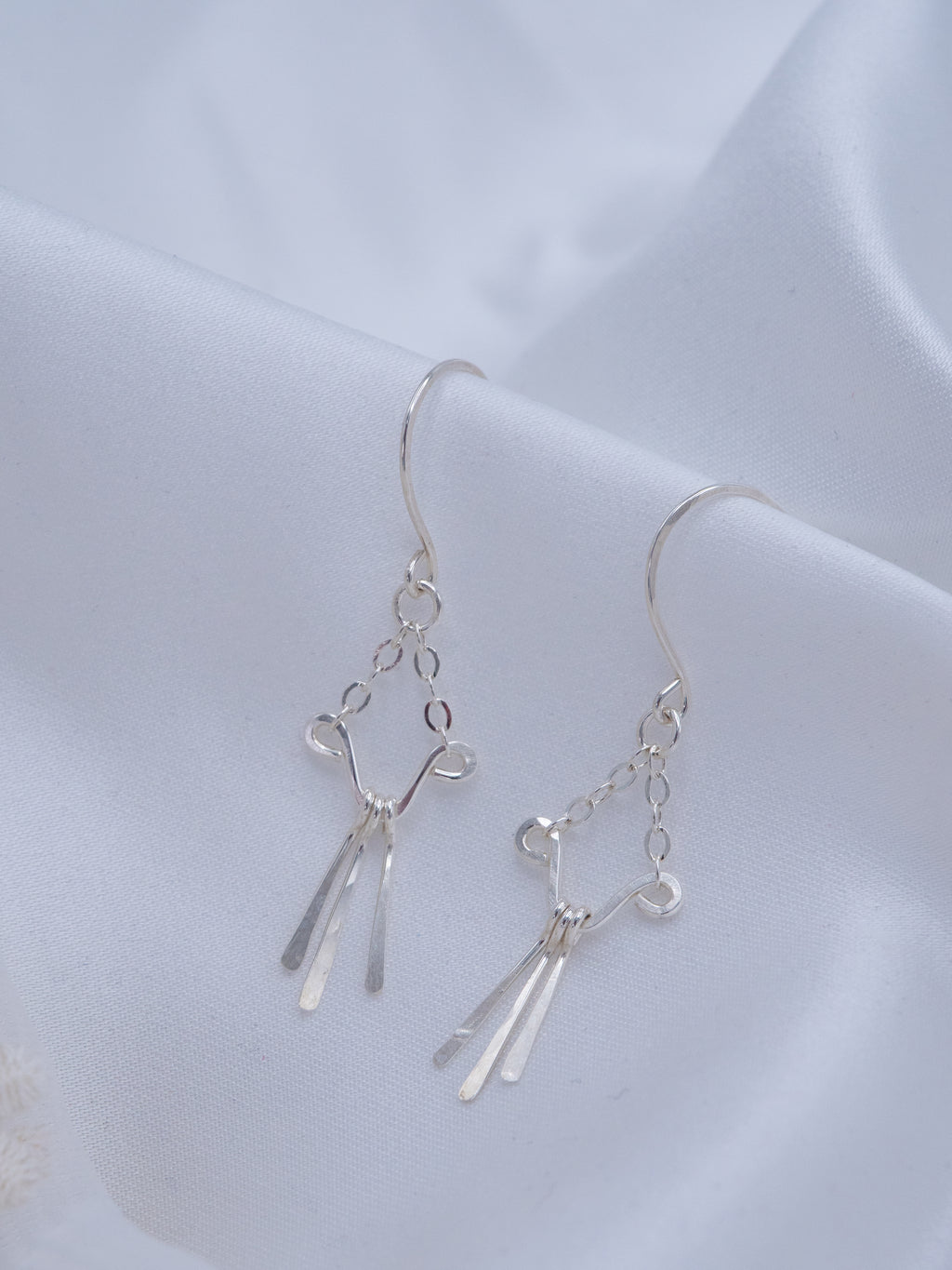 Lilja mini hopeakorvakorut (454)