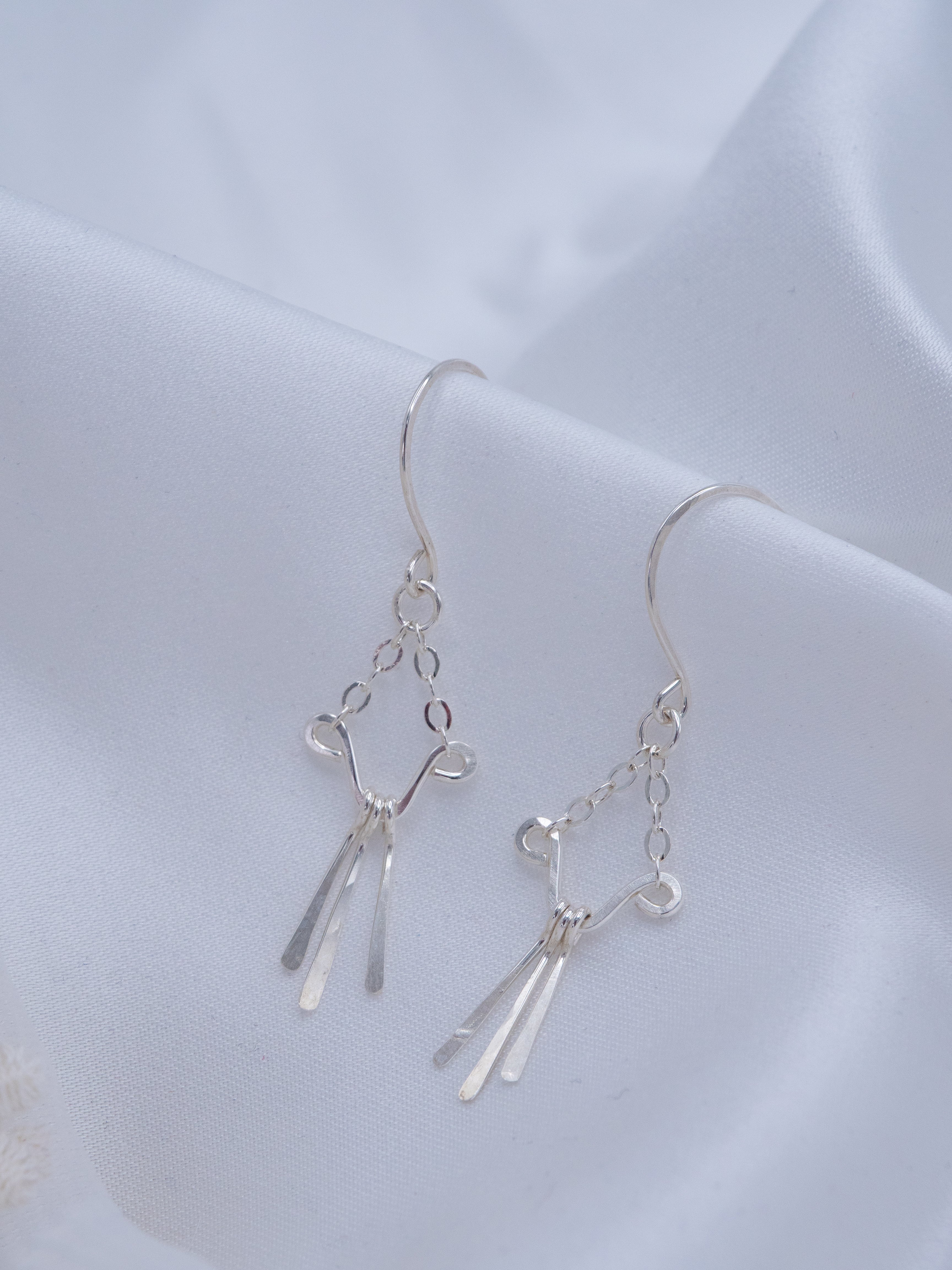 Lilja mini hopeakorvakorut (454)