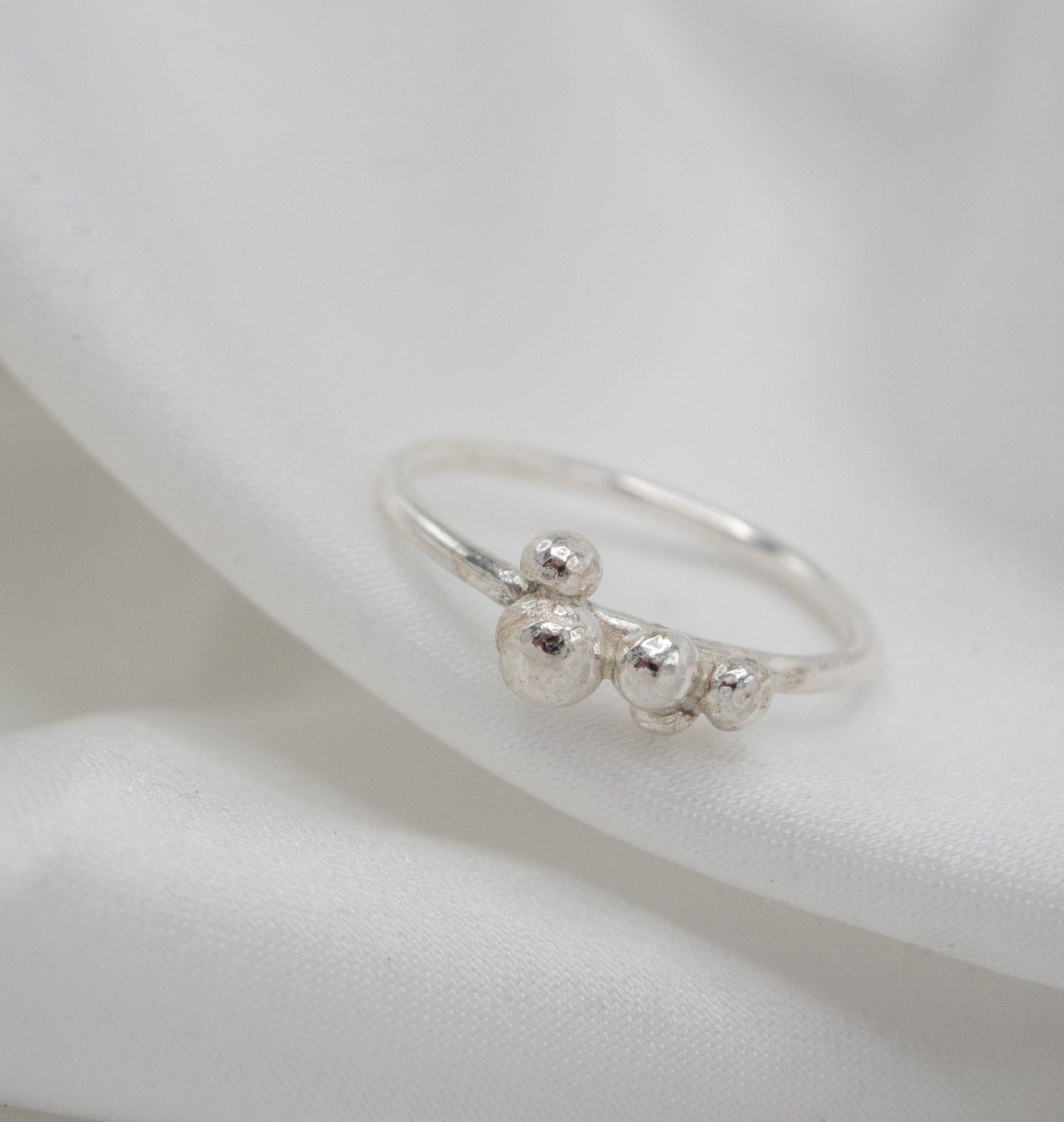 Shiny Pearls -sormus 457