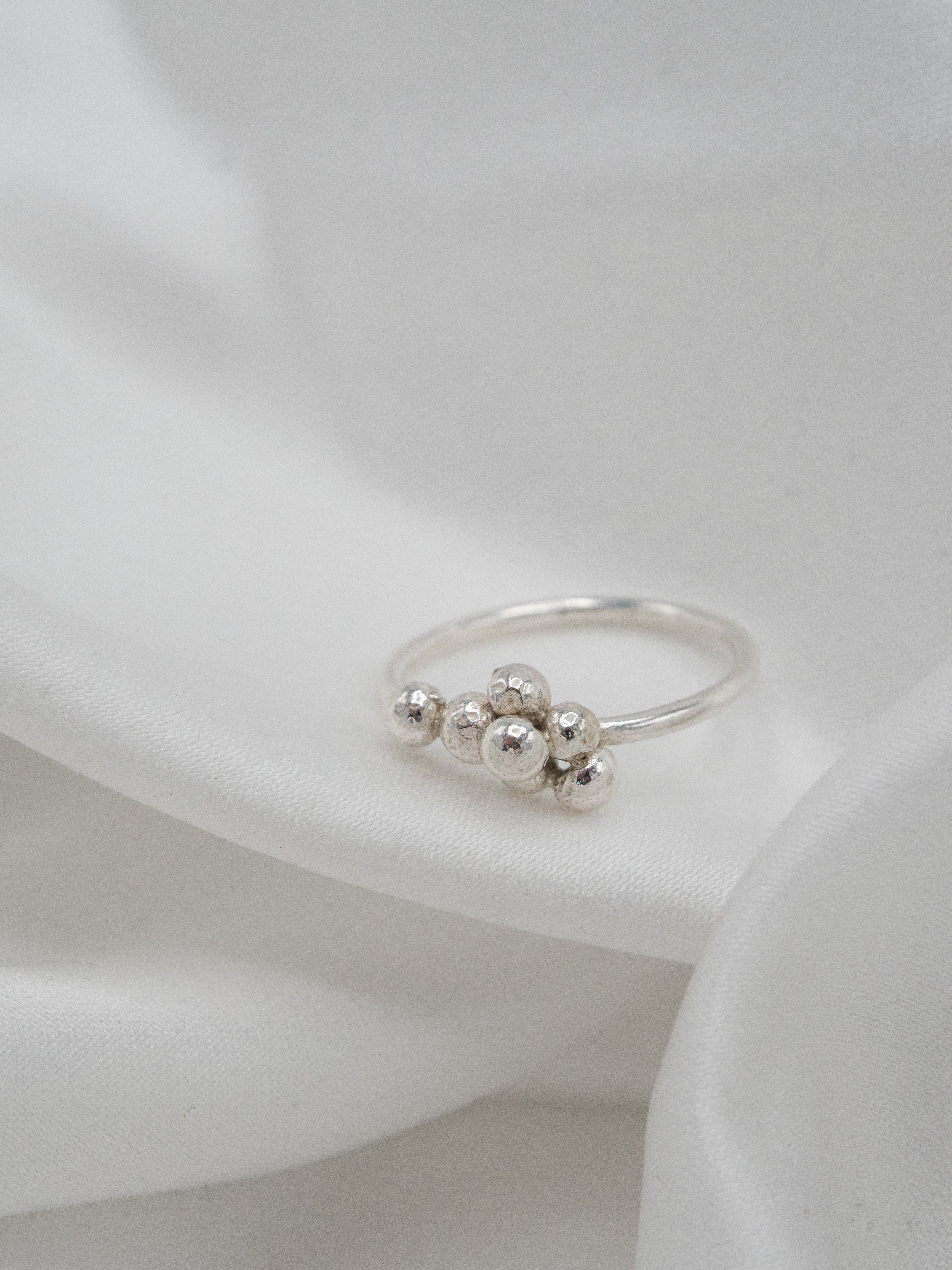 Shiny Pearls -sormus 459