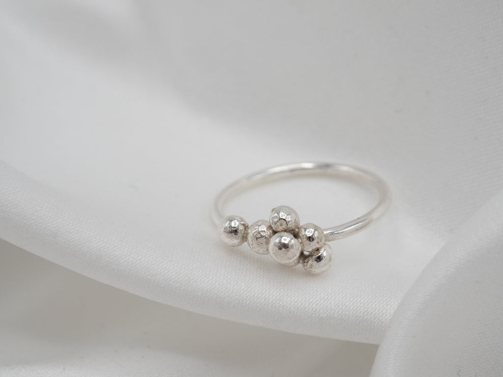 Shiny Pearls -sormus 459