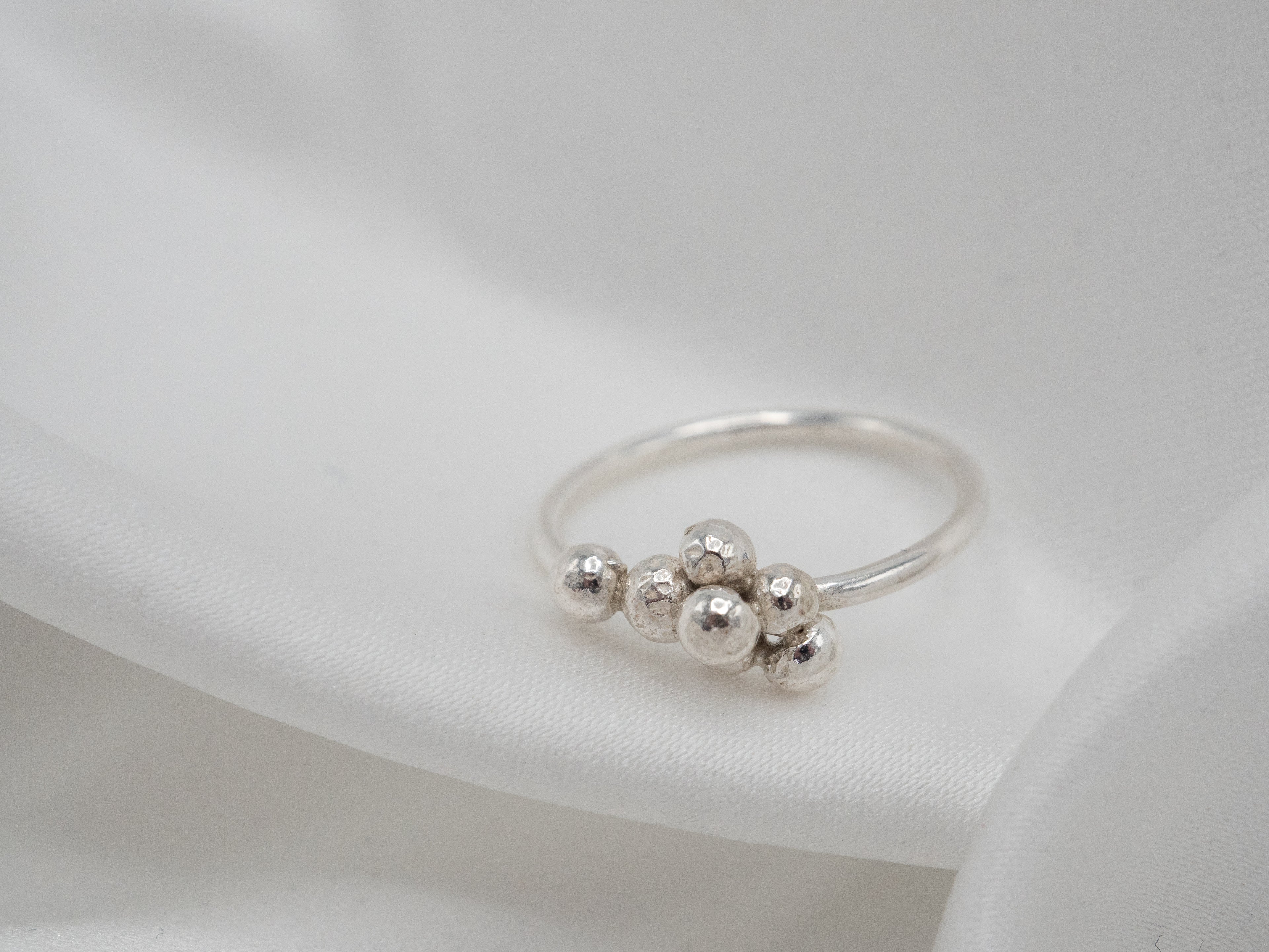 Shiny Pearls -sormus 459