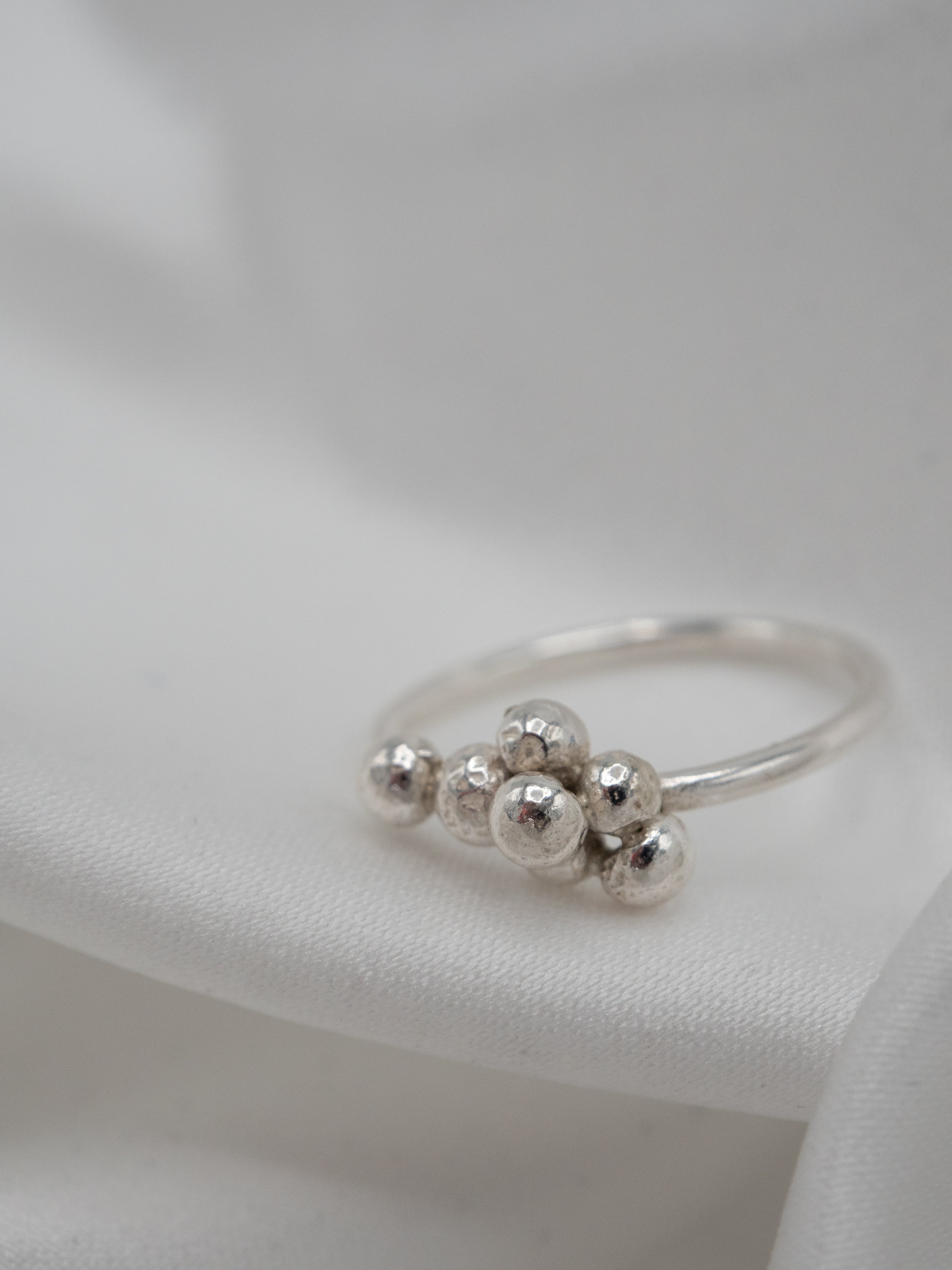 Shiny Pearls -sormus 459