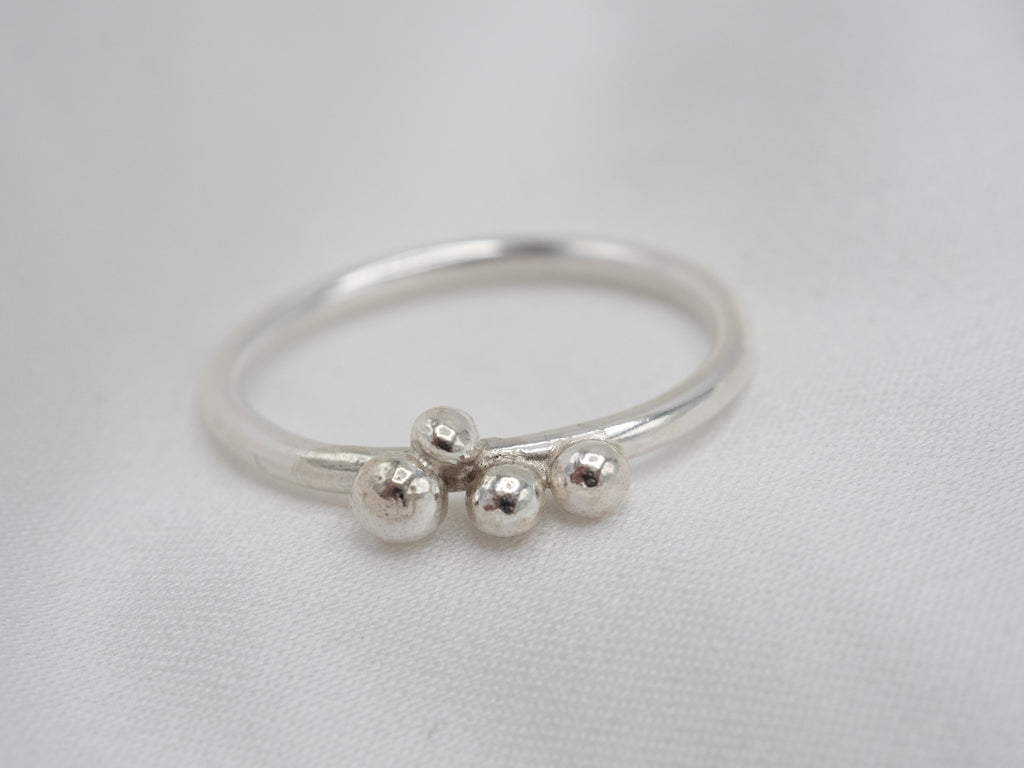 Shiny Pearls -sormus 460