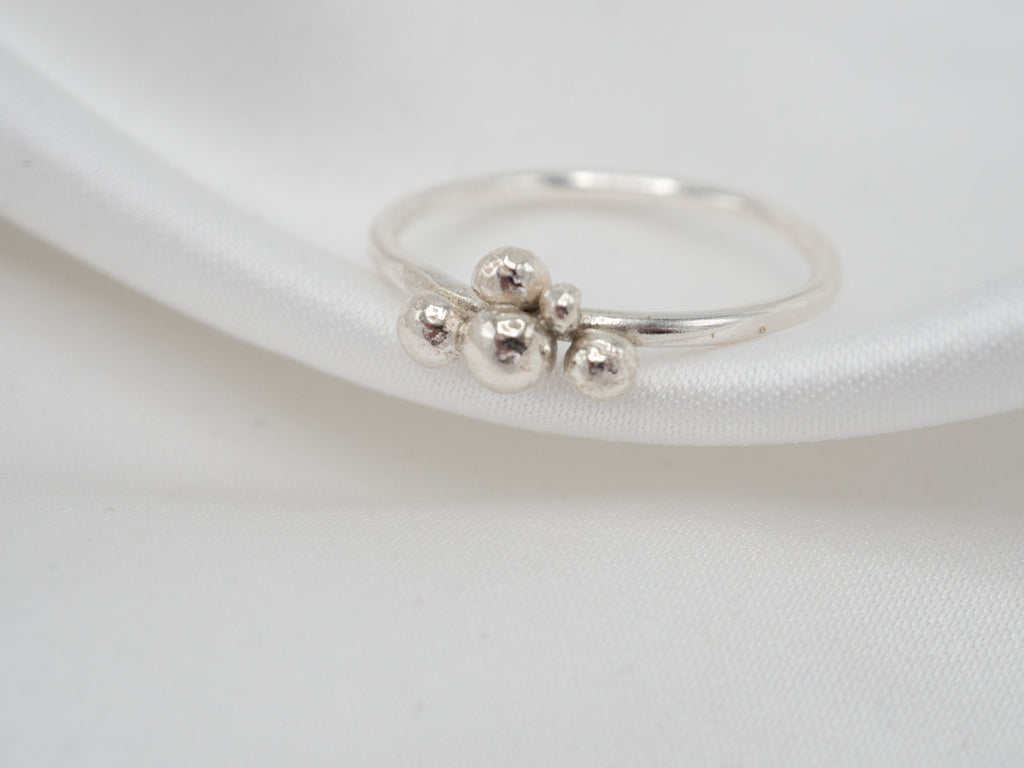 Shiny Pearls -sormus 465